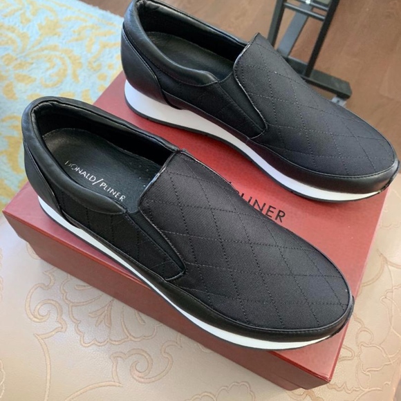 Donald J. Pliner Shoes - REESE Quilted Crepe Slip on Sneaker size 9